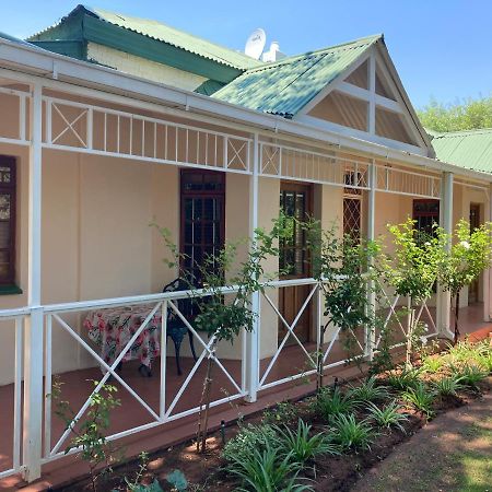 Jungnickel Guesthouse คิมเบอร์ลีย์ ภายนอก รูปภาพ