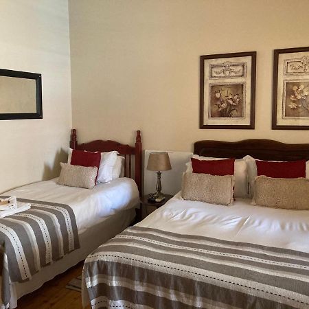 Jungnickel Guesthouse คิมเบอร์ลีย์ ภายนอก รูปภาพ